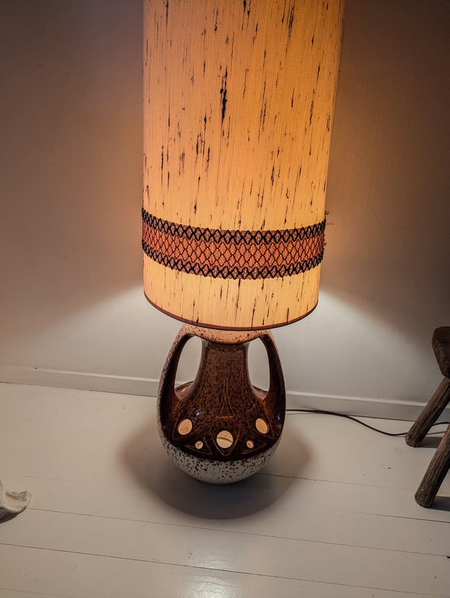 Grande lampe de sol.