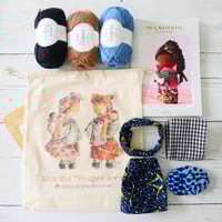 Image 1 of Kit crochet Ma Poupée Awa (version bleu jean)