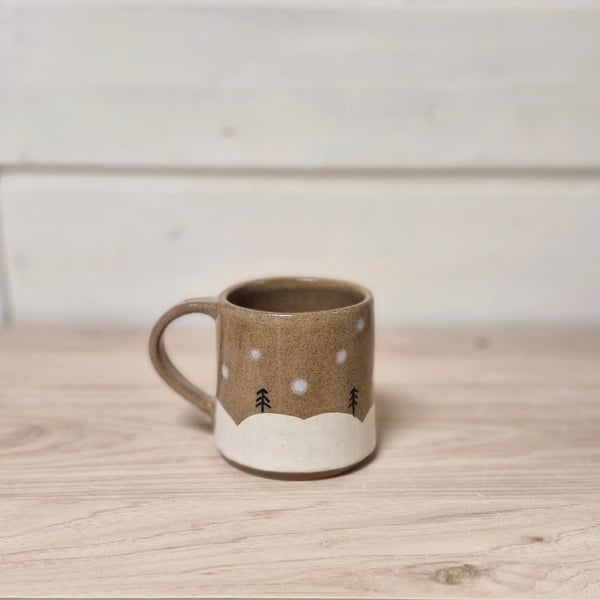 Image of Tasse à café sapins marron