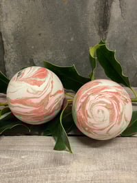 Image 1 of Sæt med to julekugler 5