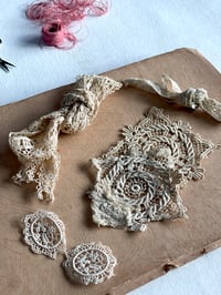 Selection of odd pieces of lace 