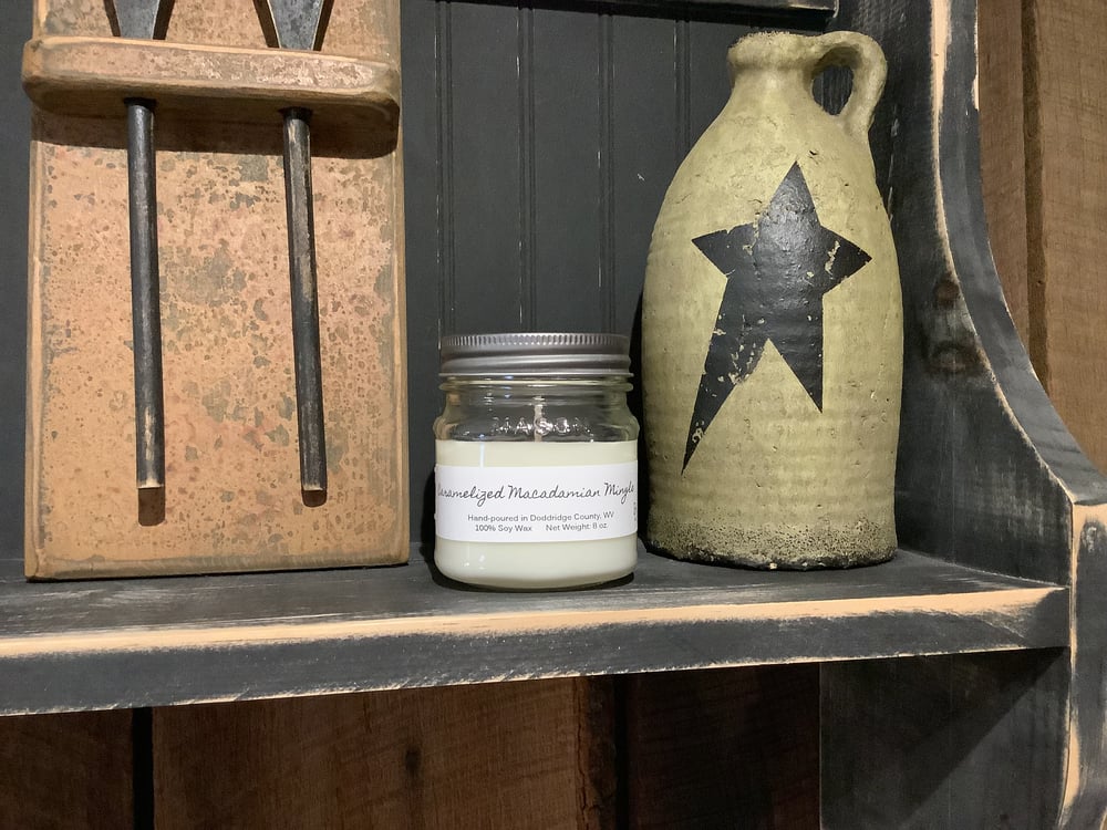 Image of Caramelized Macadamian Mingle 8 oz 