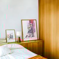 Image 2 of Vivi mit rotem Schuh