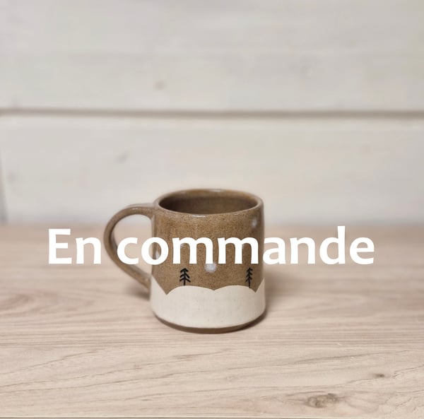 Image of EN COMMANDE / Tasse à café sapins marron