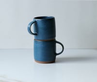 Image 4 of Cortado mug in Teal Blue