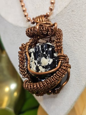 Image of Amulet 41 (the king's armer)