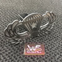 Image 1 of Parachutist Badge w/ Combat Star Hitch Cover