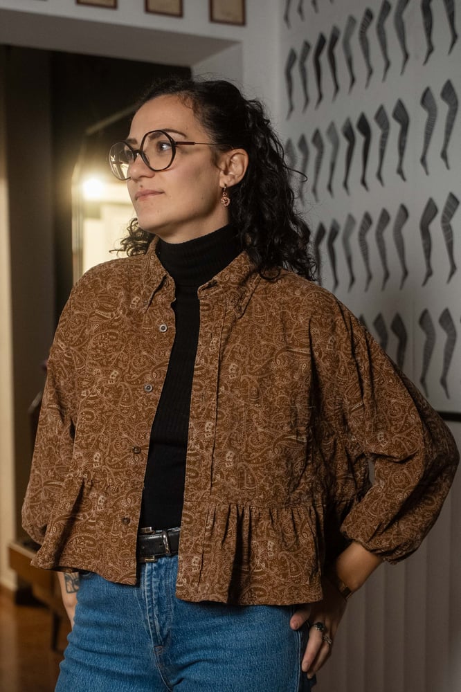 Image of Mari in Velluto Paisley beige