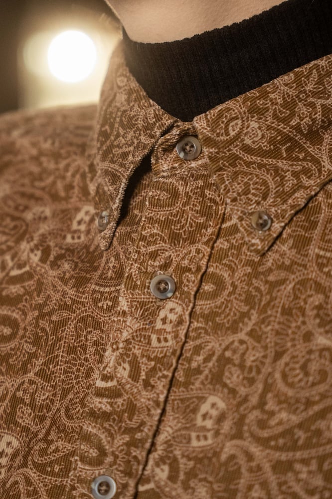 Image of Mari in Velluto Paisley beige