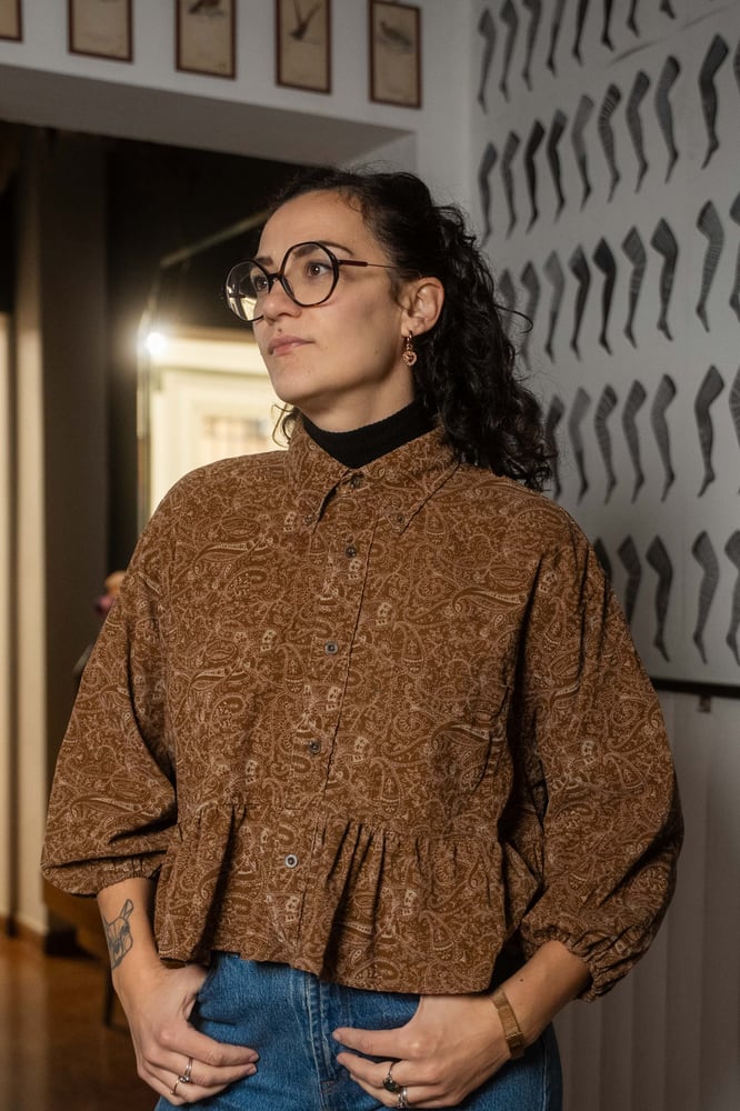 Image of Mari in Velluto Paisley beige