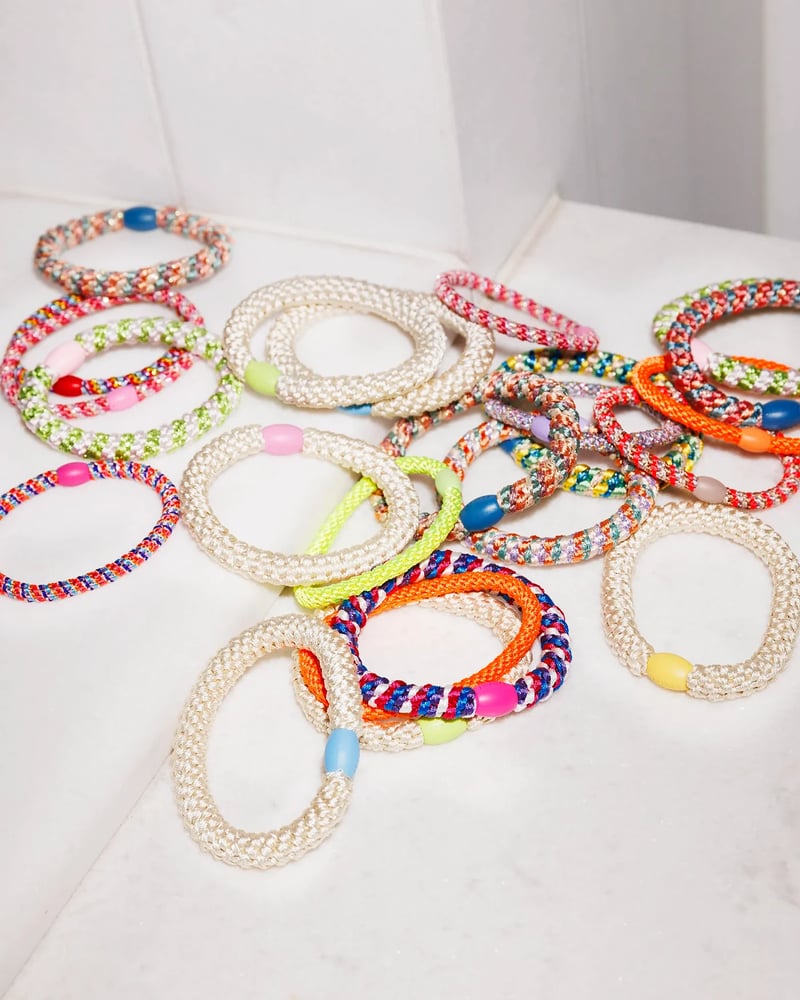 Image of Mezcla de Púrpura, marfil y azul.