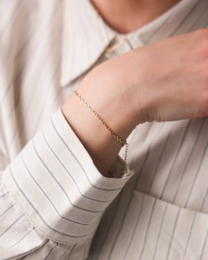 Image of 9ct gold faceted chain bracelet