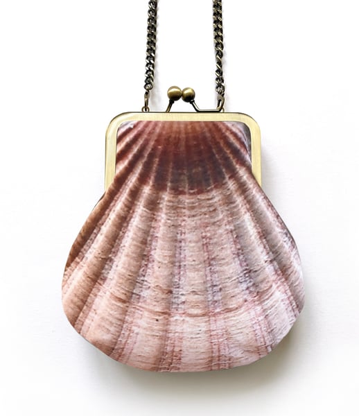 Image of Seashell, crossbody velvet bag with chain handle