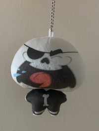 Image 1 of Skull yelling plush keychain