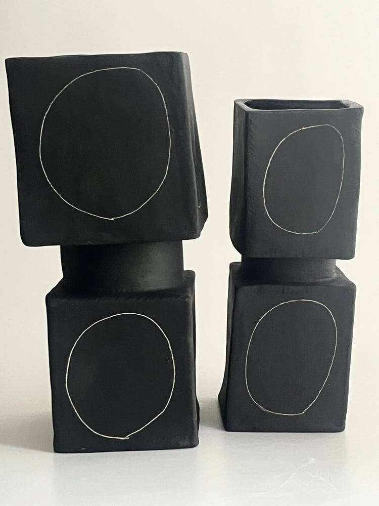 Image of a set of black stoneware vessels 2