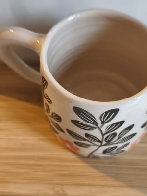 Image of  Petite  tasse anse  fleurs et feuilles 
