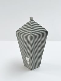Image 2 of Tapered vessel with stripes 9.5cm