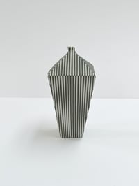 Image 2 of Archive piece : Tapered vessel with stripes 10.5cm