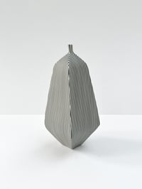 Image 4 of Archive Piece : Tapered vessel with stripes 12.5cm
