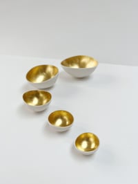 Image 2 of Gilded bowls. 5 sizes