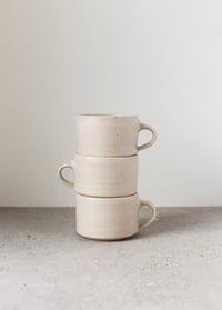 Image 3 of Pearl short mug