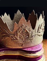 Image 2 of Couronne broderie ancienne or 1