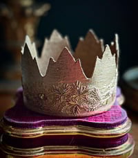 Image 1 of Couronne broderie or 