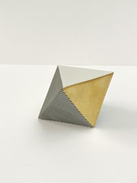 Image 3 of Stripe cube pyramid shape with gold leaf 7cm