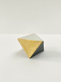 Image 4 of Stripe cube pyramid shape with gold leaf 7cm