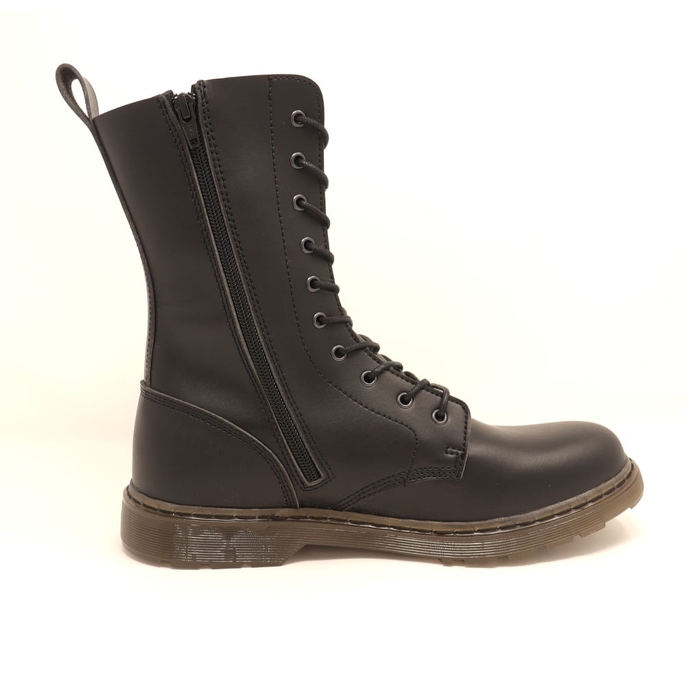 Image of Kouprey - Black and Black