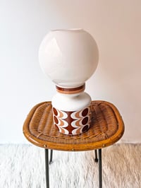 Image 3 of LÁMPARA DE MESA CERÁMICA ESTAMPADA CON GLOBO, AÑOS 60