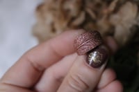 Image 3 of Anello con vera foglia di salvia elettroformata in rame e patina ossidata, taglia 10