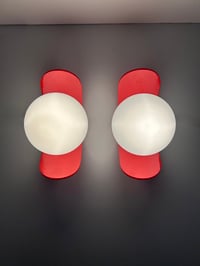 Image 4 of PAREJA DE APLIQUES EN ROJO Y BLANCO, AÑOS 60