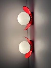 Image 5 of PAREJA DE APLIQUES EN ROJO Y BLANCO, AÑOS 60