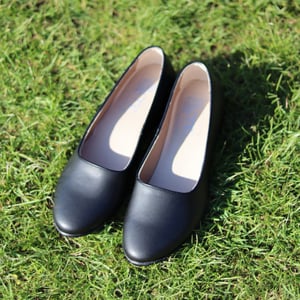 Image of Juniper - Black