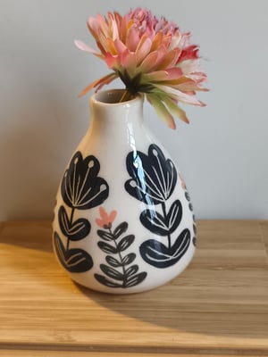 Image of  Petit vase  petites fleur noire