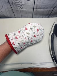 Image 2 of Quilted TRENDY Oven Mitt SEWING Pattern - PDF Download