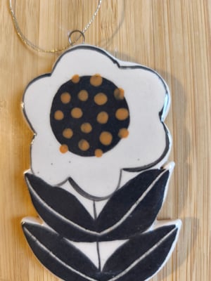 Image of     Suspension fleur blanche 