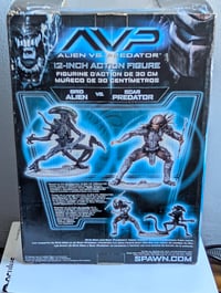 Image 3 of McFarlane Toys – Alien vs Predator (AVP) 12-Inch Scar Predator “Stealth / Clear Variant”