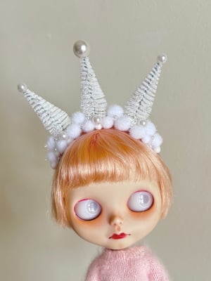 Image of Snowy Christmas Trees Tiara Headband in White for Blythe Dolls 