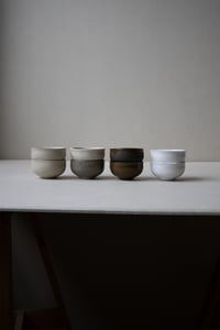 Image 1 of tasse empreinte grise