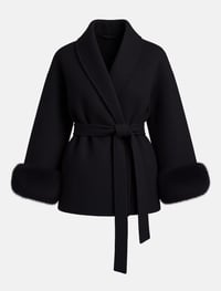 Image 7 of SKYNLYDRESS - Manteau court thermique en peluche à manches longues et nœud à la taille