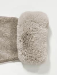 Image 12 of SKYNLYDRESS - Manteau court thermique en peluche à manches longues et nœud à la taille