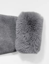 Image 14 of SKYNLYDRESS - Manteau court thermique en peluche à manches longues et nœud à la taille