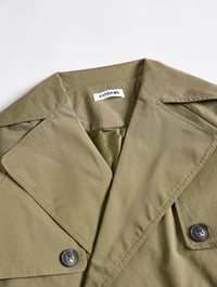 Image 3 of SKYNLYDRESS - Manteau trench-coat tendance à col cranté et double boutonnage, couleur unie