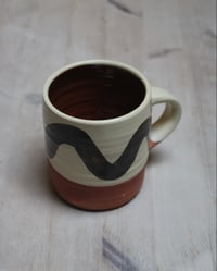 Image 1 of Terracotta swoop mug 2