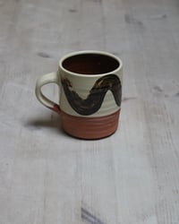 Image 2 of Terracotta swoop mug 2