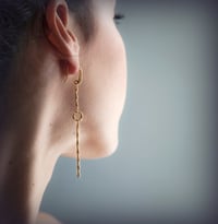 Image 1 of Boucles d'Oreilles Longue simple Sunnywinter