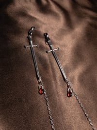 Image 3 of Draw Blood Glasses Chain Silver