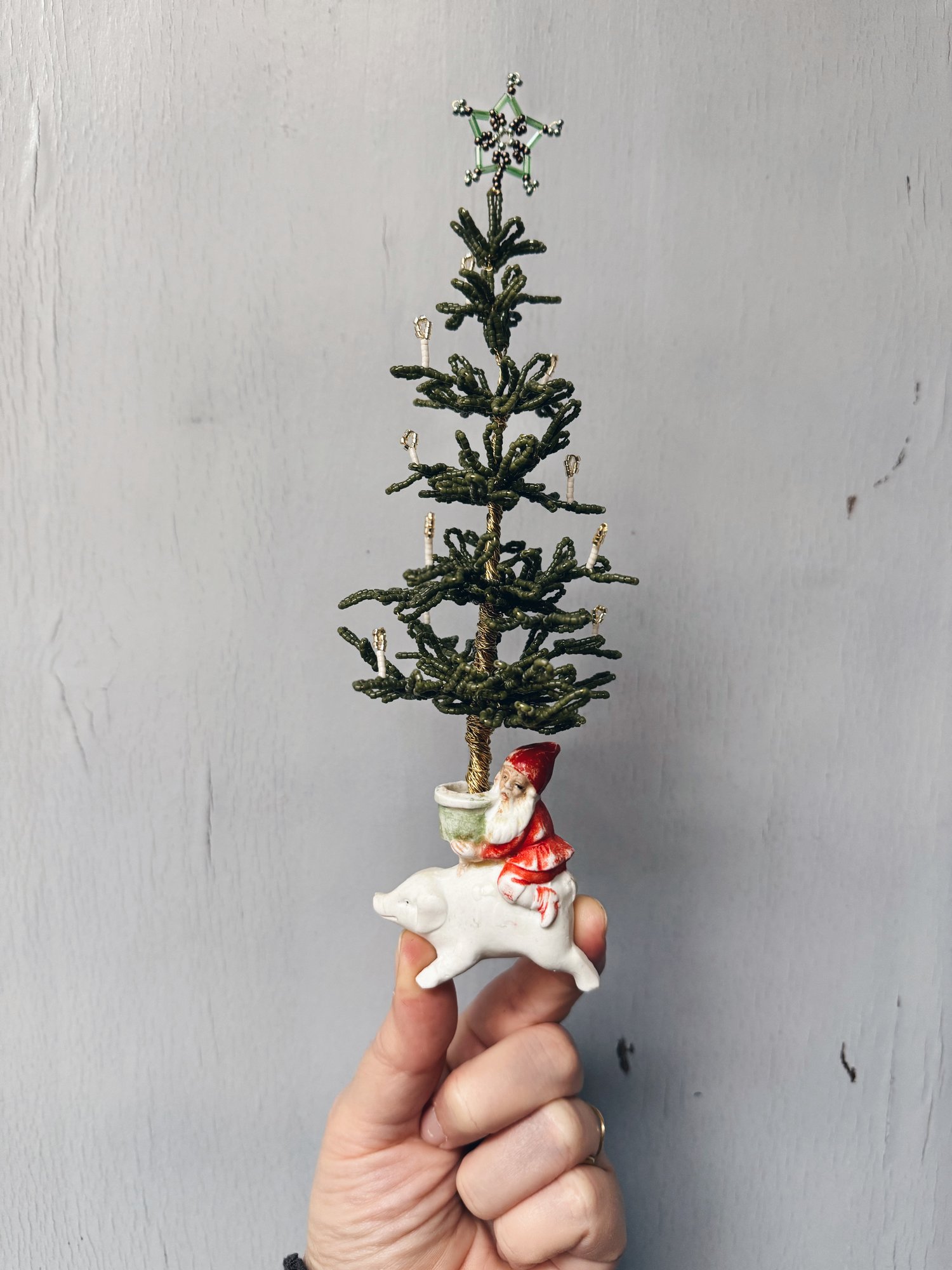 ‘Gris og nisse’ perlejuletræ